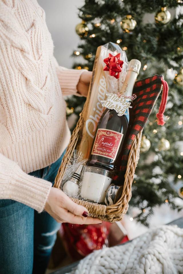 DIY Christmas Morning Mimosa Gift Basket