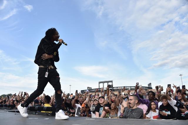 playboi carti walks off stage at rolling loud nyc (2019) 