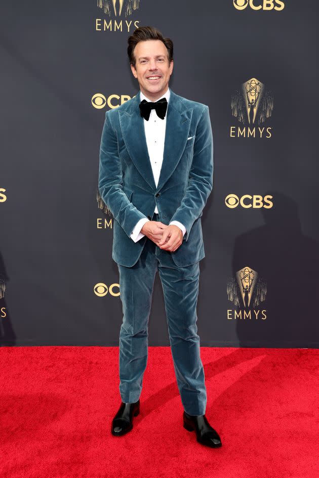 Jason Sudeikis brings color to the traditional tux as he arrives for the 73rd Primetime Emmy Awards at L.A. Live in Los Angeles on Sunday. (Photo: Rich Fury/Getty Images)