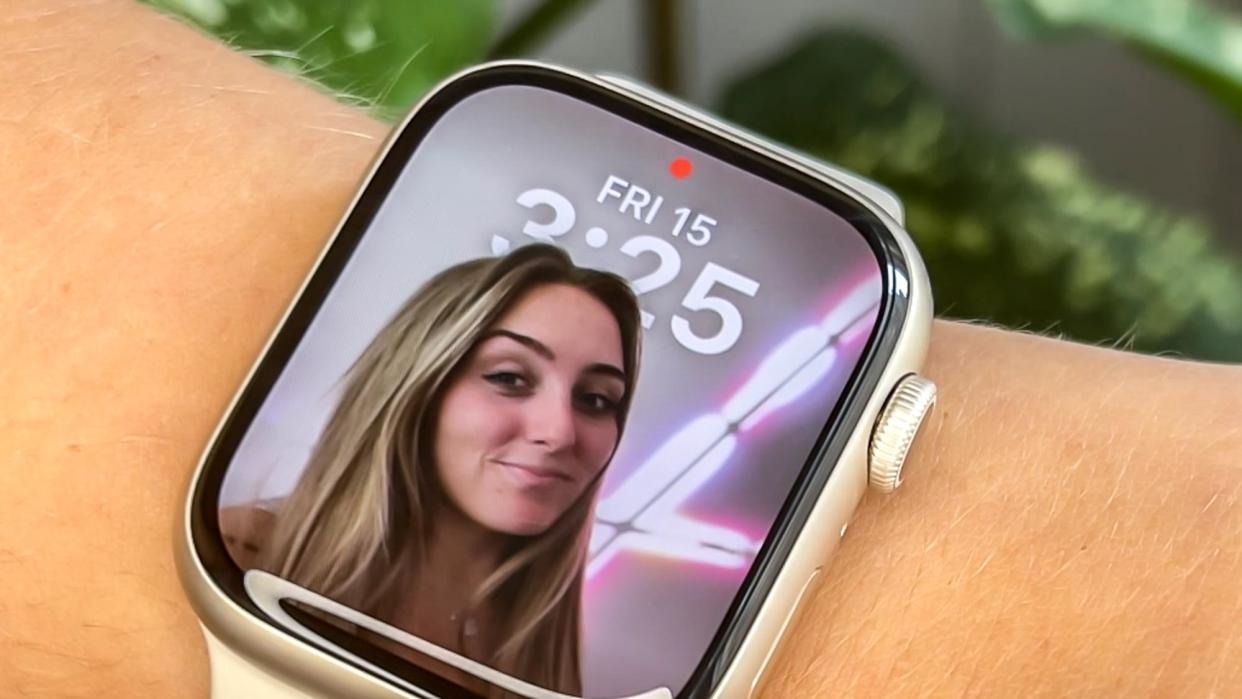 Apple Watch 7 portrait watch face
