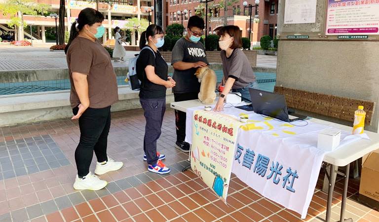 募物資救浪浪　大葉大學友善陽光社照亮流浪動物之家