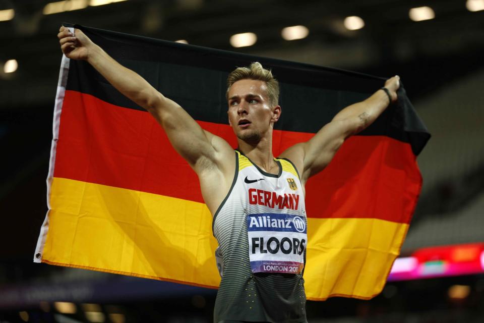 <p>Der deutsche Leichtathlet Johannes Floors jubelt während der Paralympics-WM 2017 im britischen London nach seinem Sieg über das 400m T43 Finale der Männer. (Bild: Paul Harding/PA Wire/dpa) </p>