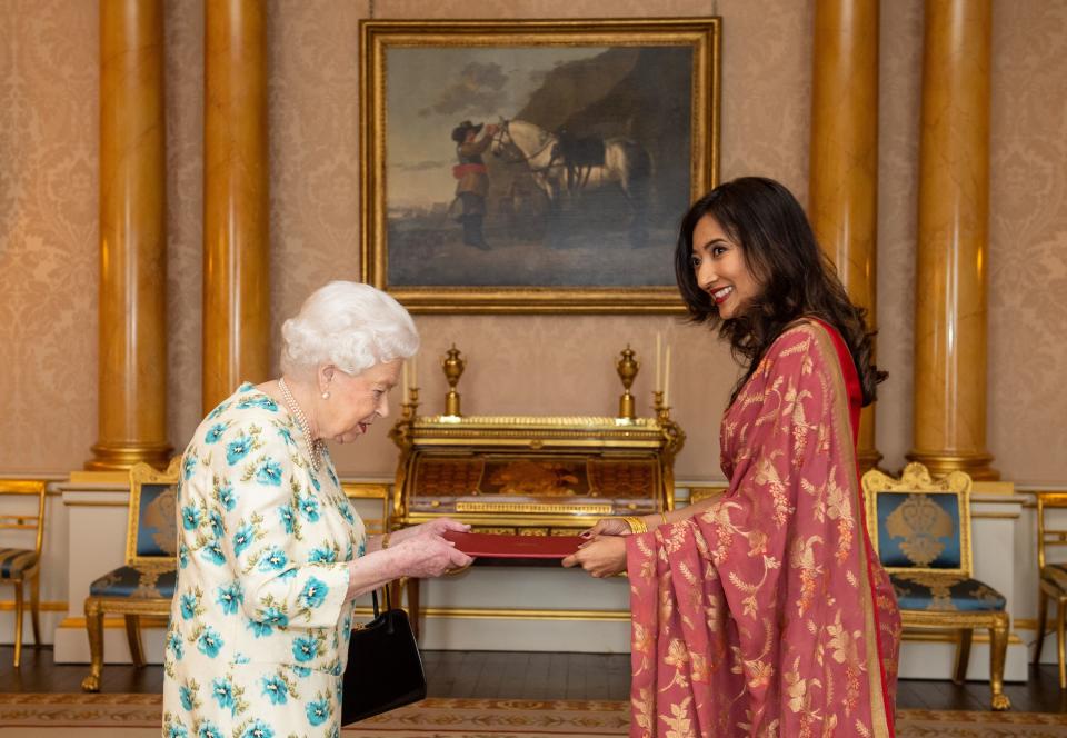 Britain's Queen Elizabeth II meets High Commissioner of Sri Lanka Saroja Sirisena during an audience at Buckingham Palace, London on March 10, 2020. (Photo by Dominic Lipinski / POOL / AFP) (Photo by DOMINIC LIPINSKI/POOL/AFP via Getty Images)