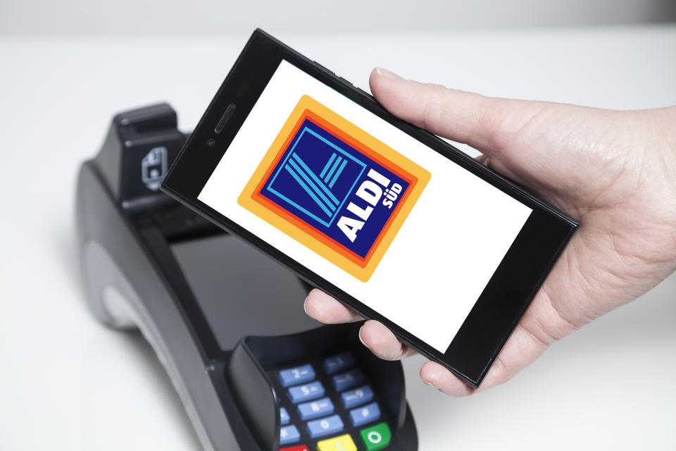 Mobile Payment bei Aldi Süd   (Photo by Bildquelle/ullstein bild via Getty Images)