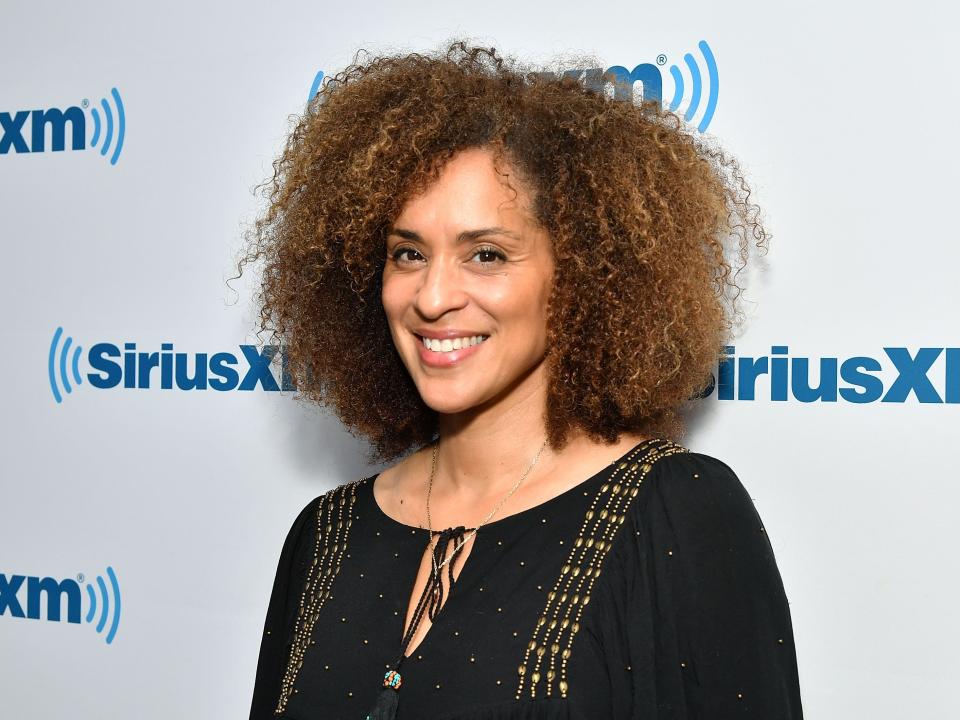 karyn parsons on red carpet