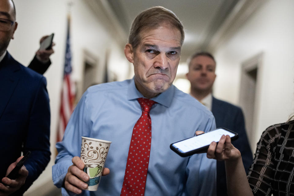 VEREINIGTE STAATEN – 24. OKTOBER: Der Abgeordnete Jim Jordan, R-Ohio, ist am Dienstag, dem 24. Oktober 2023, vor einem Sprecher der Republikanischen Konferenz des Repräsentantenhauses bei der Wahlsitzung im Longworth Building zu sehen. (Tom Williams/CQ-Roll Call, Inc via Getty Images)