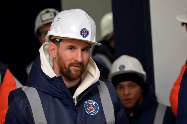 Messi recorri&#xf3; el nuevo campus del PSG.