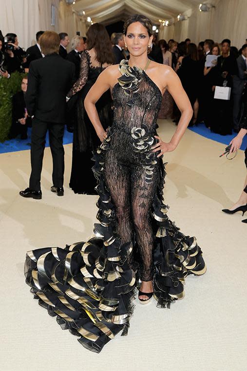 Halle rocked this Versace number down the red carpet.