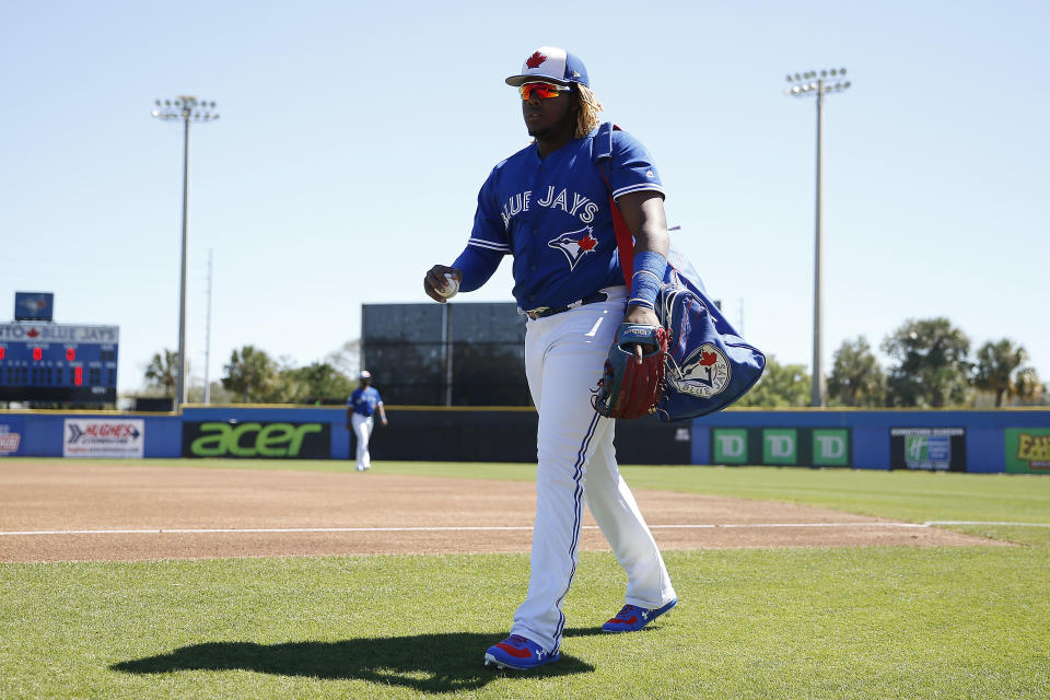 DUNEDIN, FLORIDA - MARCH 06:  Vladimir Guerrero Jr. #27 of the Toronto Blue Jays prior to the Grapefruit League spring training game against the Philadelphia Phillies at Dunedin Stadium on March 06, 2019 in Dunedin, Florida. (Photo by Michael Reaves/Getty Images)