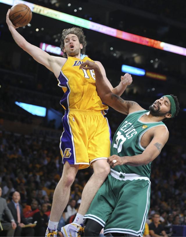 The Sports Report: Lakers power past Memphis on Pau Gasol jersey retirement  night - Los Angeles Times