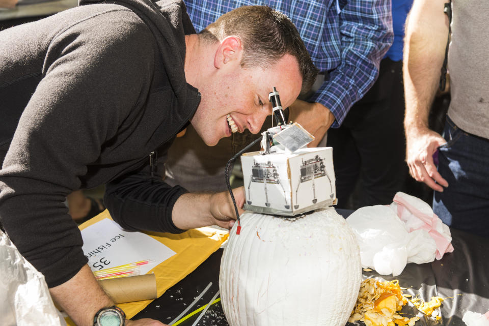 Wahre Ingenieurskunst: Die besten Halloween-Kürbisse der NASA-Mitarbeiter