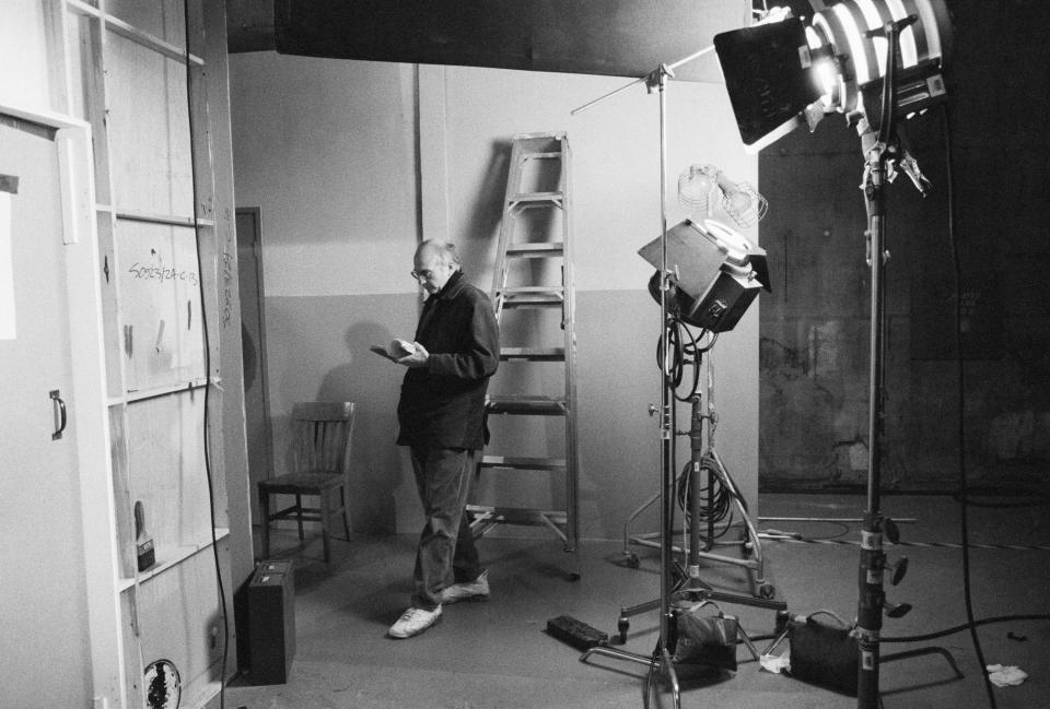 LOS ANGELES - 1998: Larry David, co-creator of the hit televison show Seinfeld reads backstage while shooting the lat few episodes, 1998 in Los Angeles, California. (Photo by David Hume Kennerly/Getty Images)