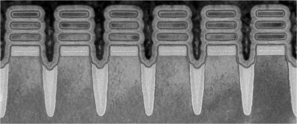 IBM's new 2-nanometer technology as seen using transmission electron microscopy. Two-nm is smaller than the width of a single strand of human DNA. (Image: IBM)