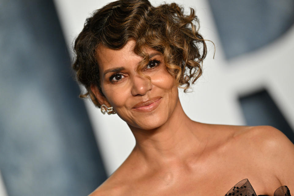 Halle Berry attends the 2023 Vanity Fair Oscars Party Hosted by Radhika Jones at the Wallis Annenberg Center for the Performing Arts on March 12, 2023 in Beverly Hills, CA.  (Photo by Lionel Hahn/Getty Images)