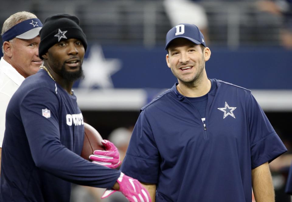 They aren't playing right now, but Dez Bryant and Tony Romo still have plenty of fans. (AP)