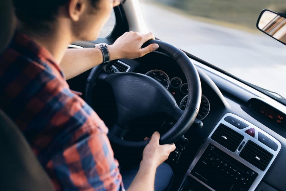 【汽車特企】開車容易疲勞？你有注意自己的駕駛坐姿正確嗎？