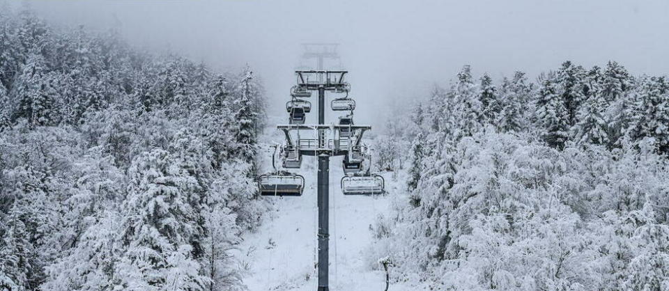 L'équipe de la station de Villard-de-Lans craint de ne pas pouvoir ouvrir.  - Credit:PHILIPPE DESMAZES / AFP