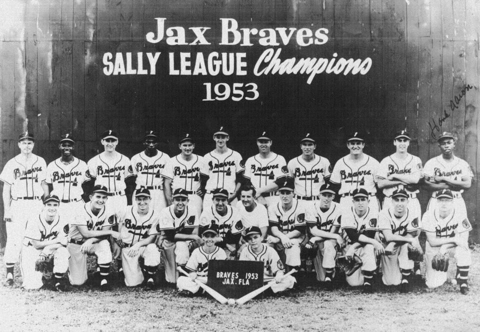 A picture of the 1953 Jacksonville Braves team includes Hank Aaron, back row on the right end.