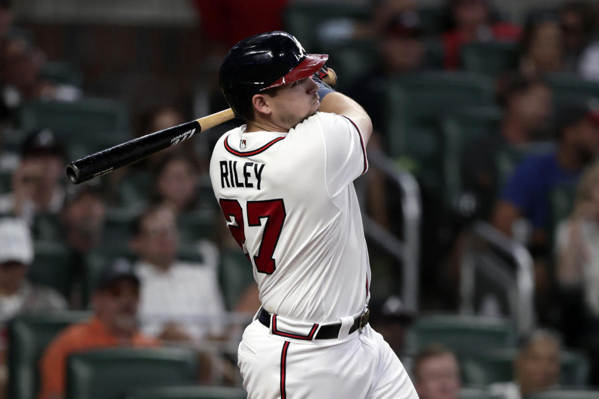 Riley keeps Braves rolling with 30th HR in 7-3 win over Giants - The San  Diego Union-Tribune