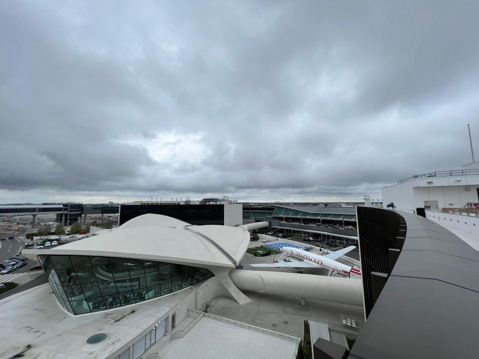 TWA HOTEL connie cocktail lounge