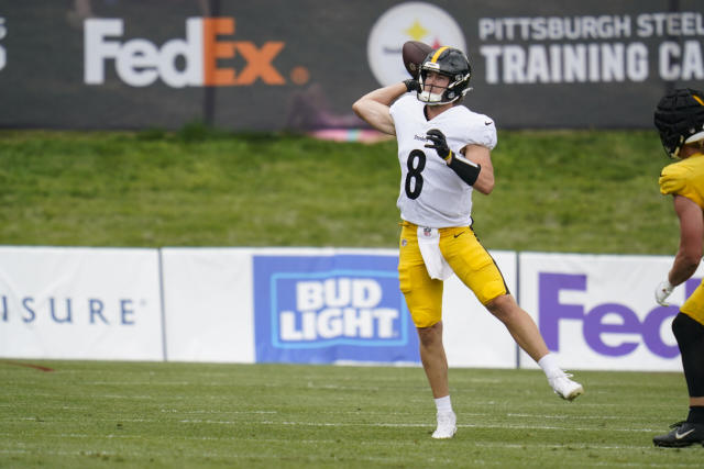 Steelers camp observations: Alexander shows up, Holcomb steps