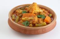 <p>Envie d'épices sans avoir à commander un plat à emporter ? Essayez le curry de légumes ultra simple de Studentrecipes.com, qui ne coûte que 50 centimes par portion. [Photo : Getty]</p>