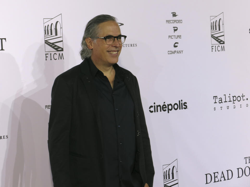 El cinefotógrafo mexicano Rodrigo Prieto posa en la alfombra roja de la película The Dead Don't Hurt en Morelia, México, el viernes 20 de octubre de 2023. (Foto AP/Berenice Bautista)