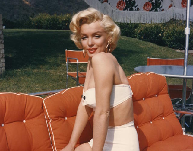 MarilynMonroe and her Iconic Photo – OUT OF ONE'S COMFORT ZONE