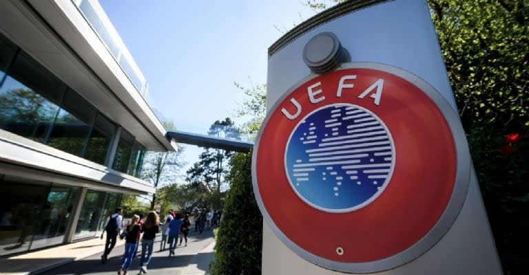 La UEFA podría sancionar al Barcelona.