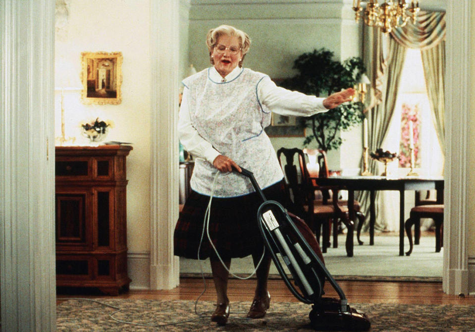 <p>Adapté du roman d'Ane Fine, « Quand papa était femme de ménage », « Madame Doubtfire » est farfelu mais surtout tendre. Histoire d'une famille, récit de l'amour d'un père, cette comédie portée par Robin Williams a fait rire le monde entier avec ses clowneries qui arrachent des fous rires aux petits comme aux grands. </p><br>