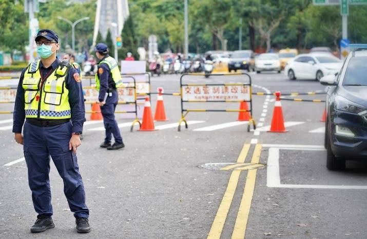 ▲端午節連續假日，高雄市交通大隊規畫各分局警力疏導交通。（圖／高雄市警大隊提供）