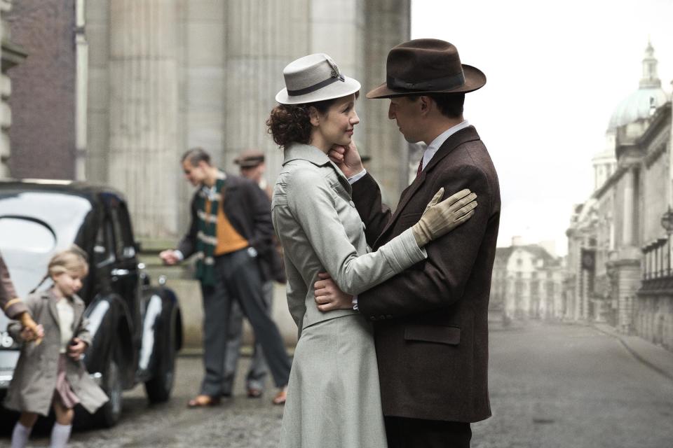 Claire Randall (Caitriona Balfe) and Frank Randall (Tobias Menzies)