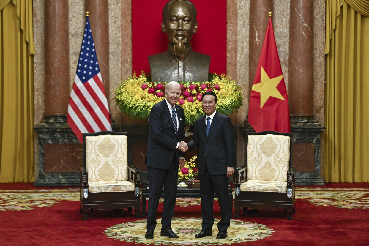 Joe Biden and Vo Van Thuong during a meeting at the Presidential Palace in Hanoi (Nhac Nguyen / Pool via AP)