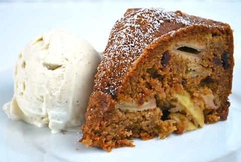 Classic Apple Cake