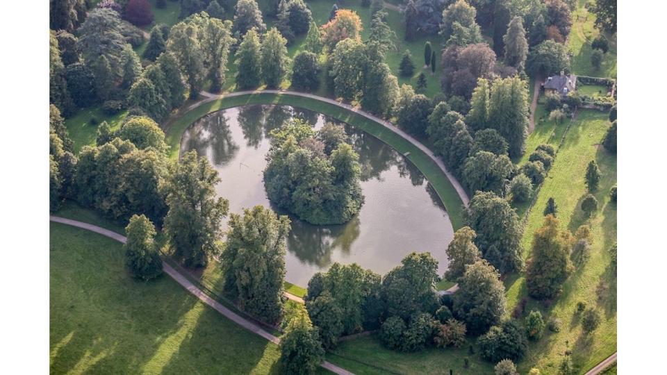 The burial site of the late Princess Diana 