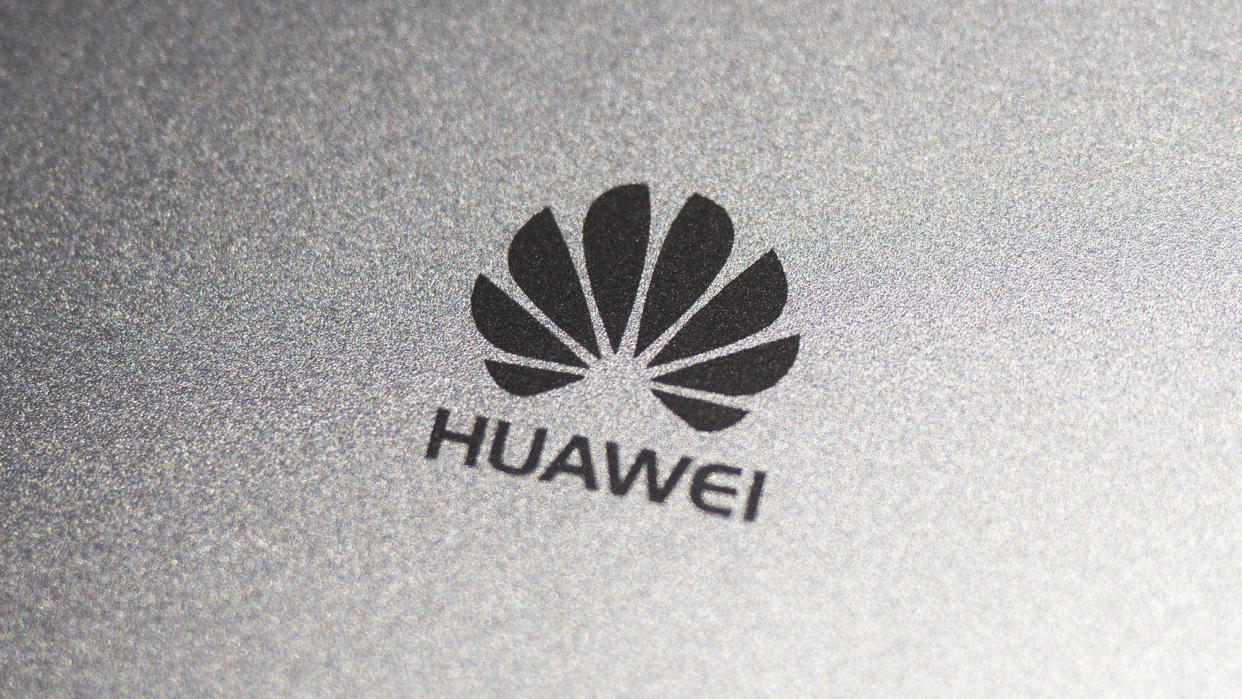  Huawei logo on the MatePad. 
