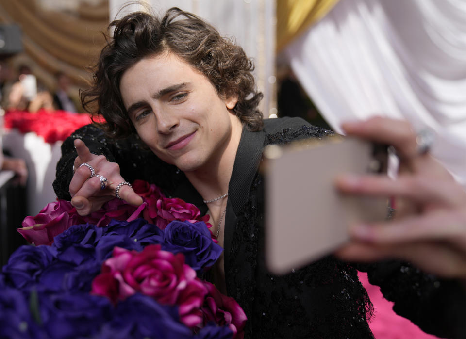 Timothee Chalamet llega a los Oscar el 27 de marzo de 2022 en el Teatro Dolby en Los Angeles. (Foto AP/John Locher)