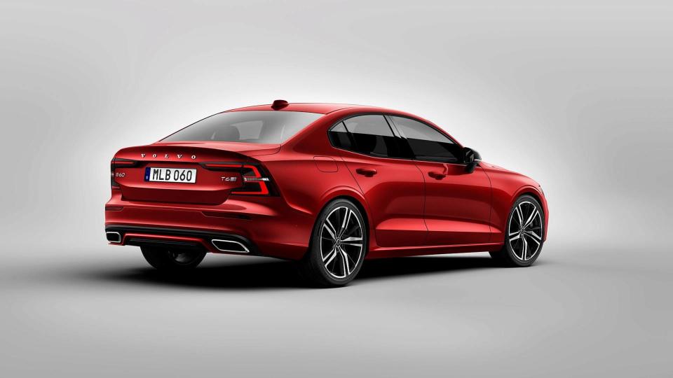 2018-volvo-s60 (1).jpg