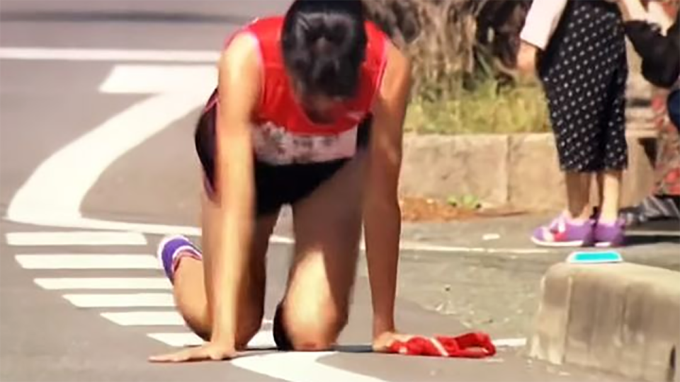 Rei crawled 200m after breaking her leg. Image: Bandicam