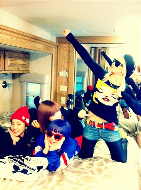 2NE1 reveals a new group photo