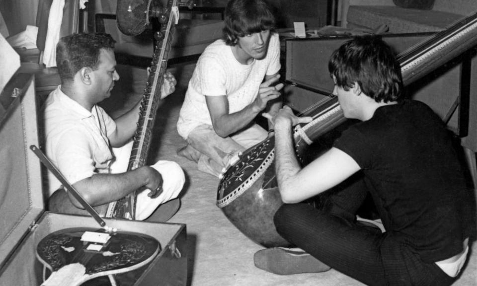 Sitar lesson for Paul and George