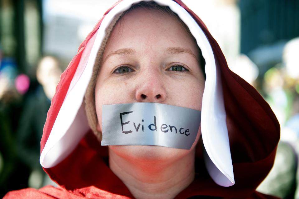 Sabrina Saunders of Littleton, Colo., dressed in an outfit from The Handmaid’s Tale, marches during the Women’s March in Denver, Colorado on Jan. 19, 2019. (Photo: Jason Connolly/AFP/Getty Images)