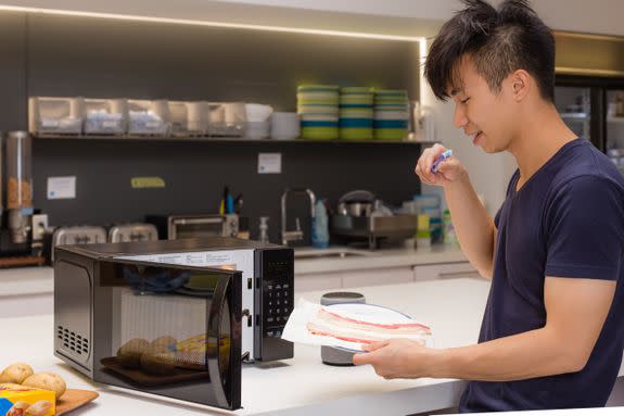 Extremely cheap microwave oven has Alexa, listening - Boing Boing