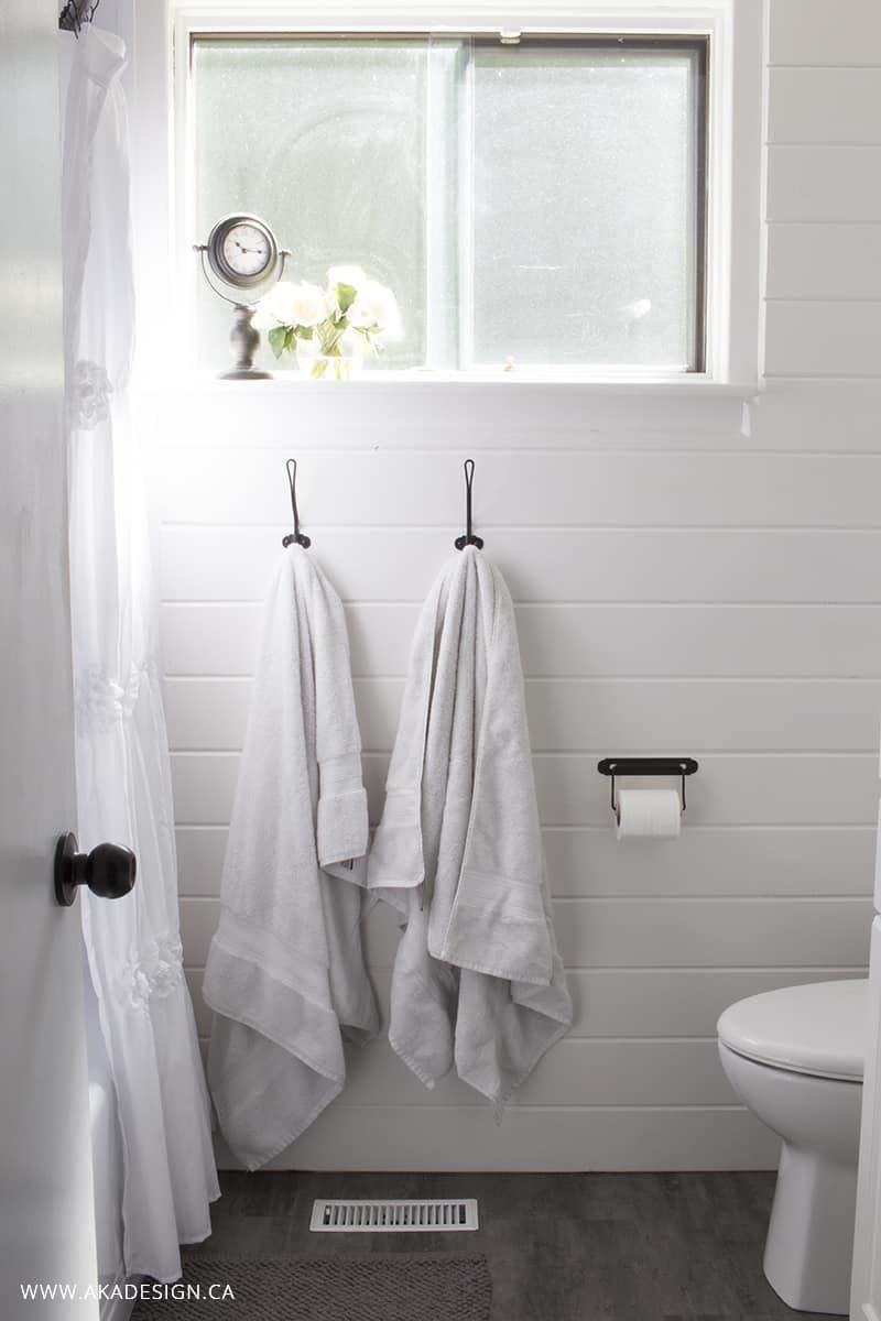 farmhouse bathroom ideas shiplap