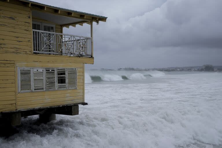 Beryl avanza por el Caribe y amenaza a la República Dominicana