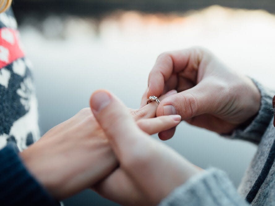 wedding ring engagement propose