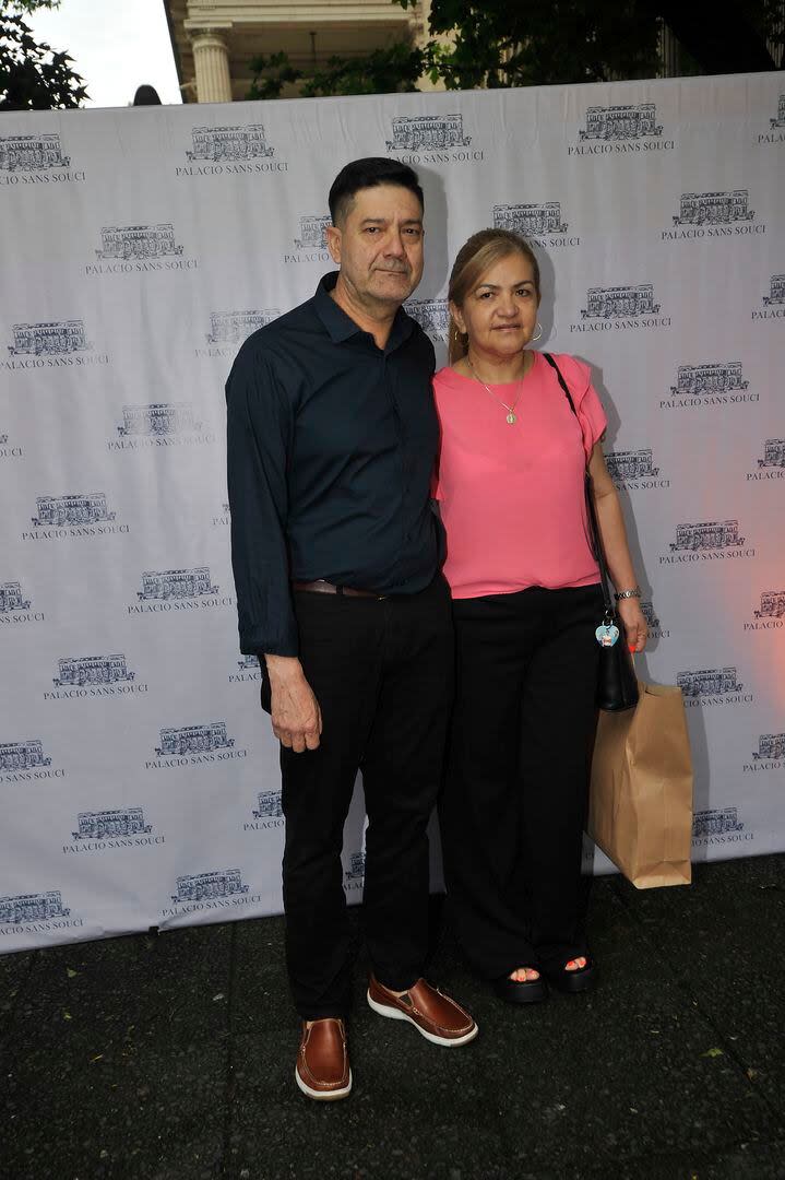 María Graciela Sosa y Silvino Báez, los padres de Fernando Báez Sosa, establecieron un vínculo muy estrecho con la familia Burlando y estuvieron presentes en este gran festejo