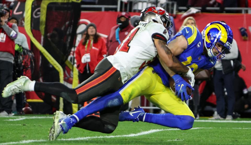 Rams wide receiver Cooper Kupp hauls in a 40-yard pass over Buccaneers safety Antoine Winfield Jr.