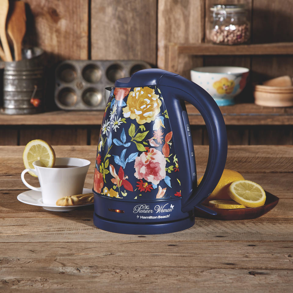 Pioneer Woman 1.7 Liter Electric Kettle. (Photo: Walmart)