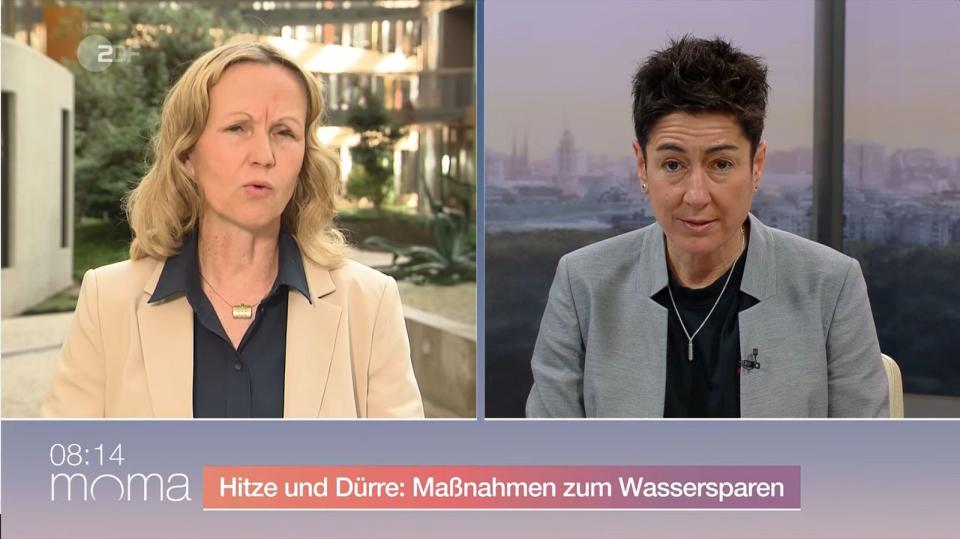 Moderatorin Dunja Hayali (rechts) wollte von Steffi Lemke wissen, wie es um die Maßnahmen zum Wassersparen bestellt ist. (Bild: ZDF)